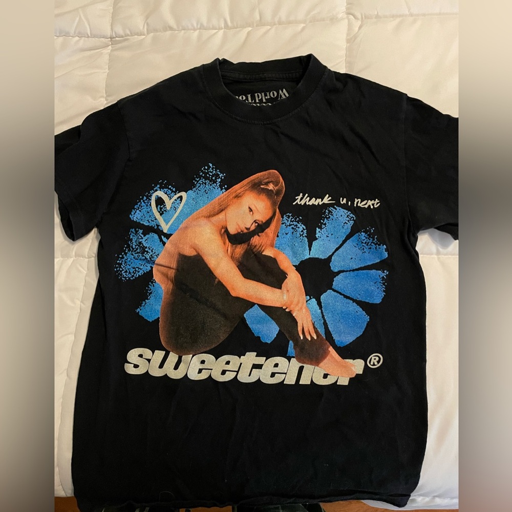 SWEETENER WORLD TOUR authentic shirt